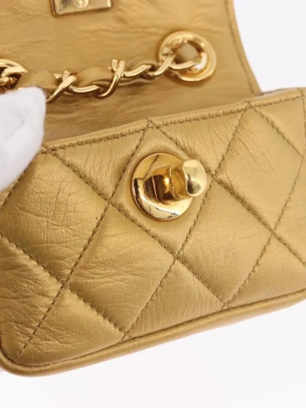 CHANEL Matelasse Chain Pouch Lamb Skin Gold CC Auth bs35703V